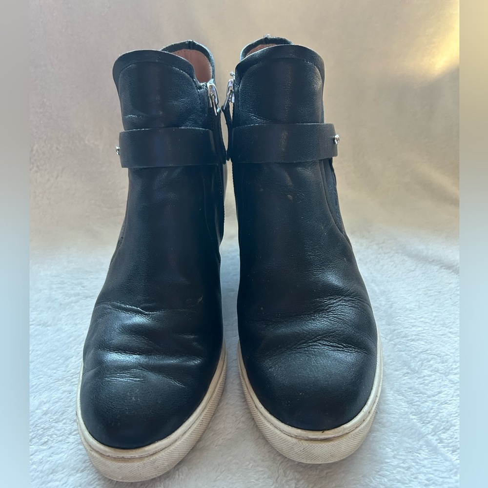 Elegant Black Leather Wedge Boots - Picture 3 of 4